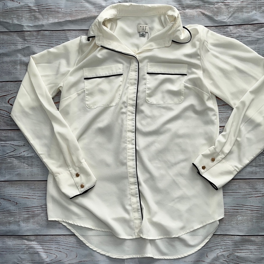 A New Day Long Sleeve Collared Blouse Women’s Medium